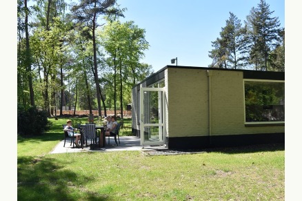 Camping & Bungalowpark Ommerland met eigen manege met paardenstalling VMP088